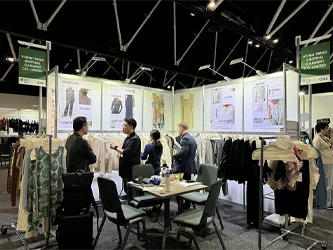 의류 섬유 액세서리 엑스포, Vonn Trend Knitting Garment Co. Ltd가 첫날 참석자를 환영하며 개막